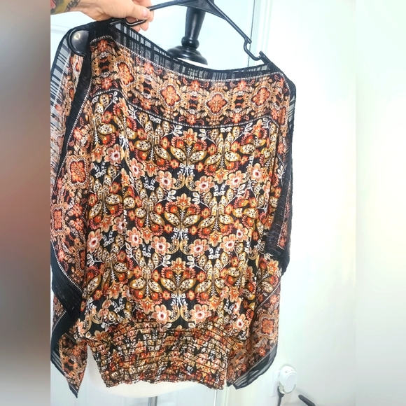 Max Studio crepe handkerchief sleeve blouse. Sz M - Picture 4 of 7